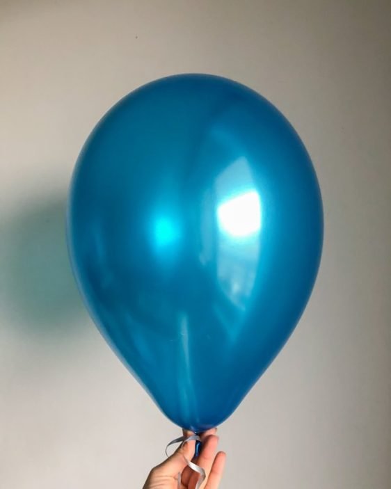 balonek metalicky modry