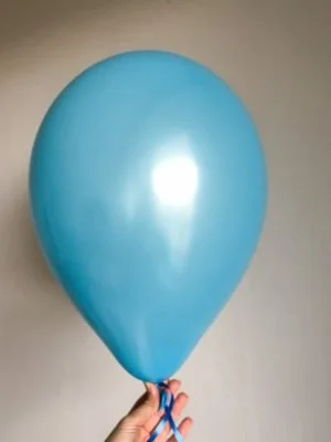 balonek svetle modry