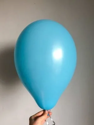 balonek svetle modry 30 cm