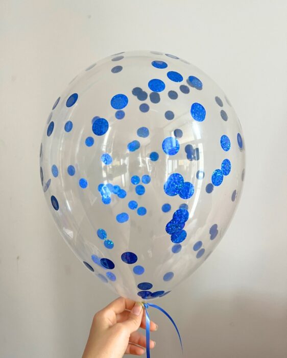 balonek s konfetami modry